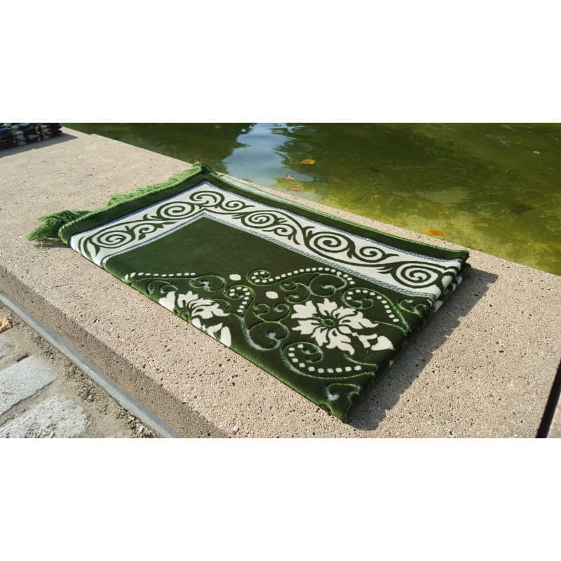 Tapis de Prière - motif fleurs - Fond Vert Sapin Sana Tapis de prière > Velours 3700495404563 Librairie Musulmane Al-imen
