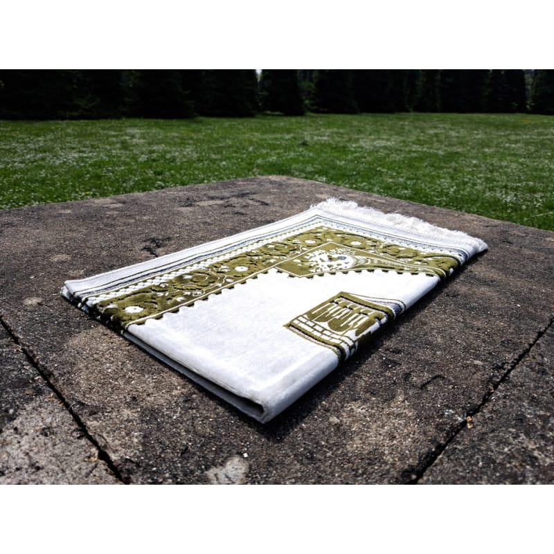 Tapis KAABA - Fond BLANC Motif VERT SAPIN Sana Tapis de prière > Velours 3701633101320 Librairie Musulmane Al-imen